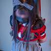 メイド服の女の子が柱に縛り付けられてムチ打たれたり電気ショックの刑に処される(千依)