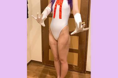 ロングサテン手袋で後輩レイヤーに手コキしてもらった！