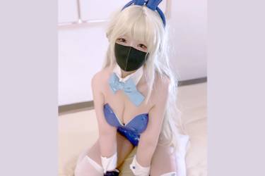 青バニー！手コキ　えちえち巨乳レイヤー！手コキ頼んでみた！