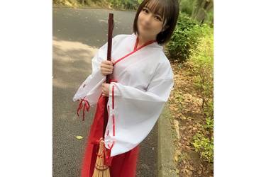 【現 役・巫女さん】とってもかわいい『Bカップ』ちっぱい巫女さんを***でハメ撮りしました 中出し2回