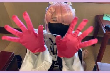 人気メイドさんホテル着いて一息ついてたらいきなり着替えだして手コキしてくれた