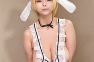 【19歳でJカップ】実家住みの爆乳新人コスプレイヤー　初撮影でパイズリ・中出しに挑戦　⚠️9.61GB超大容量特典先着順